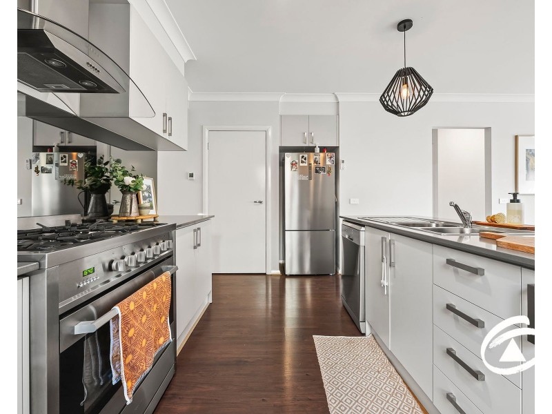 53 Moxham Drive, Clyde North VIC 3978