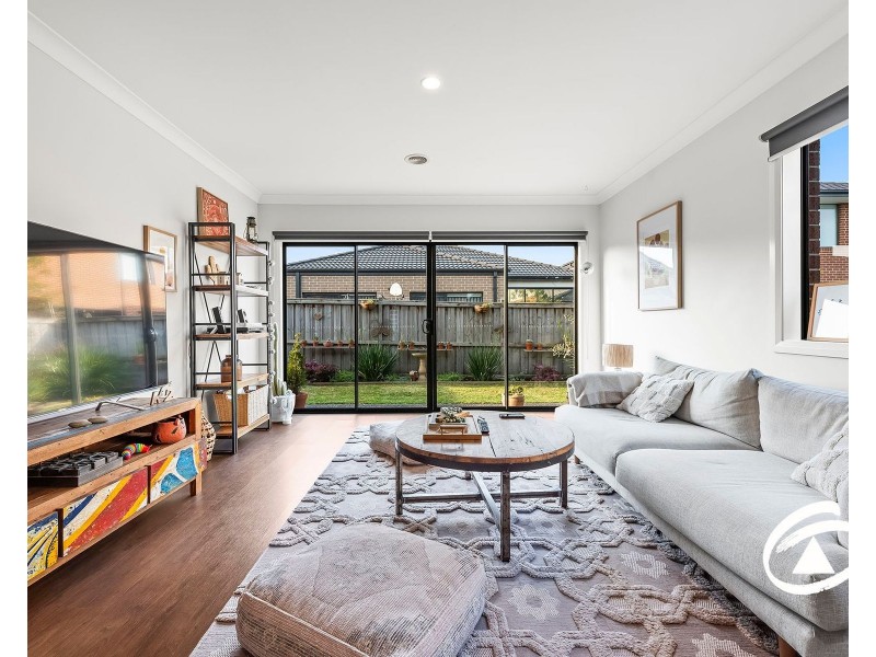 53 Moxham Drive, Clyde North VIC 3978