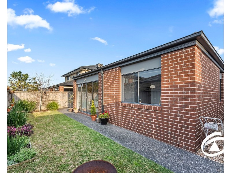 53 Moxham Drive, Clyde North VIC 3978