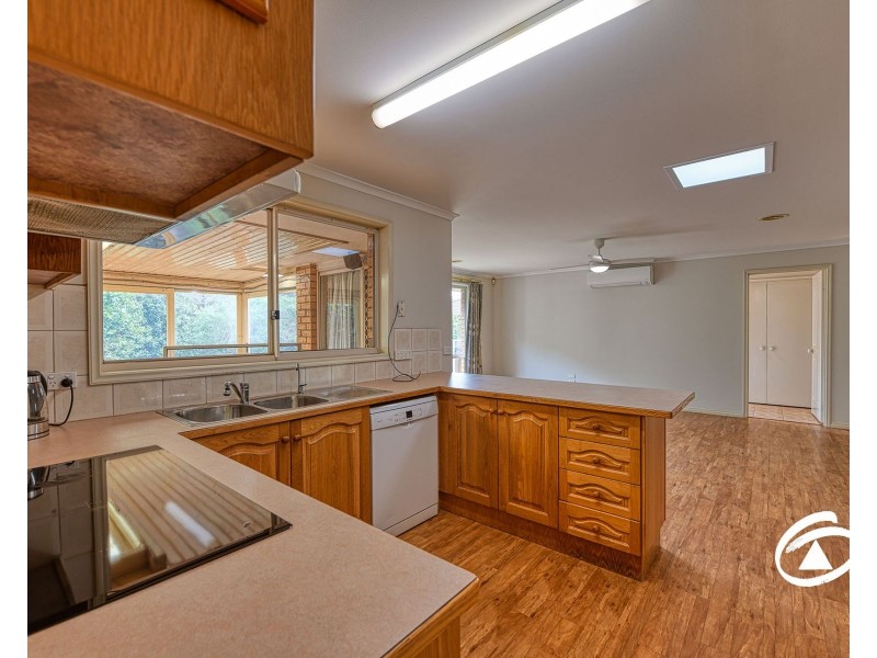 4 Hedley Court, Narre Warren VIC 3805