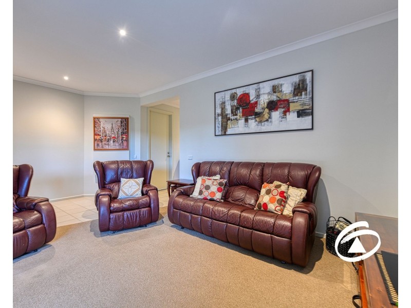 14 Algerd Way, Pakenham VIC 3810