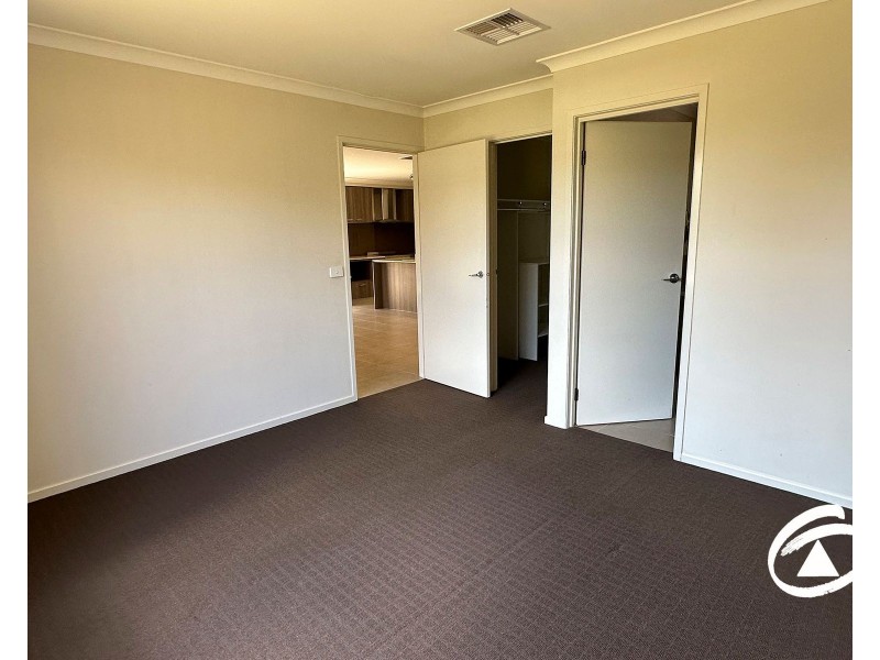 19 Celestine Drive, Officer VIC 3809