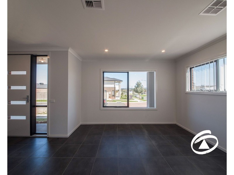 36 Renam Street, Pakenham VIC 3810