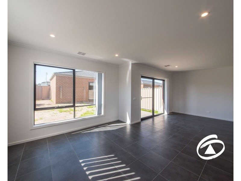 36 Renam Street, Pakenham VIC 3810