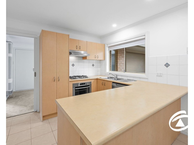 13 Cambridge Close, Cranbourne East VIC 3977