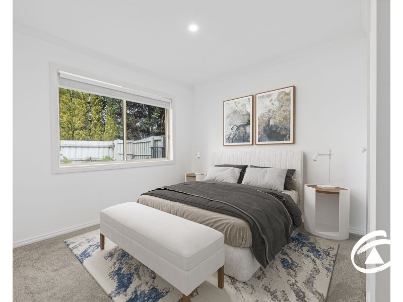 13 Cambridge Close, Cranbourne East VIC 3977