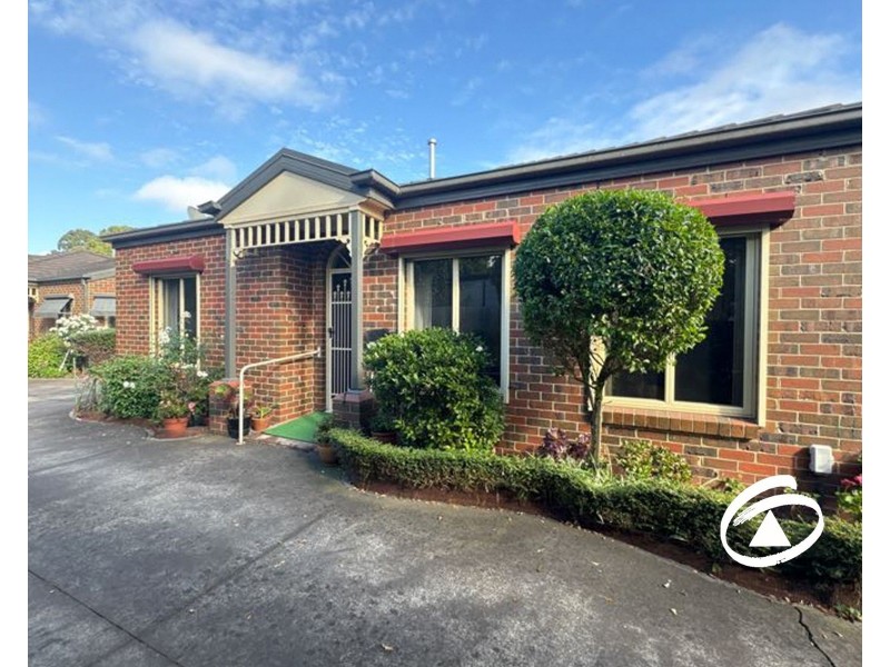 2/2 Castlegate Place, Berwick VIC 3806
