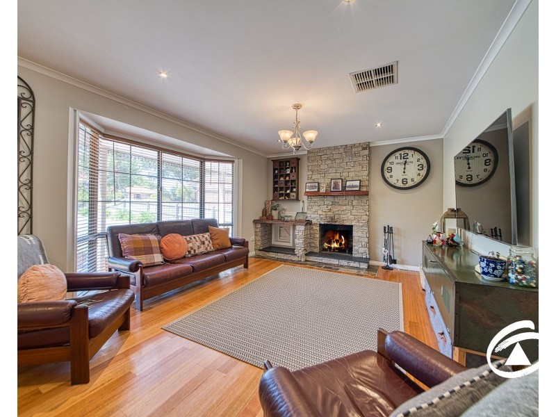 6 Lyndal Court, Berwick VIC 3806