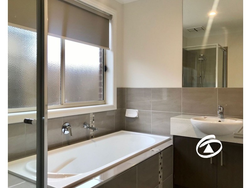 56 Kamona Street, Clyde VIC 3978