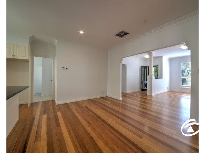 2/50 Peel Street, Berwick VIC 3806