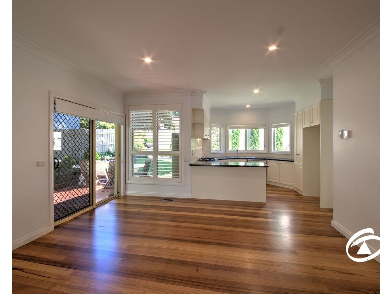 2/50 Peel Street, Berwick VIC 3806