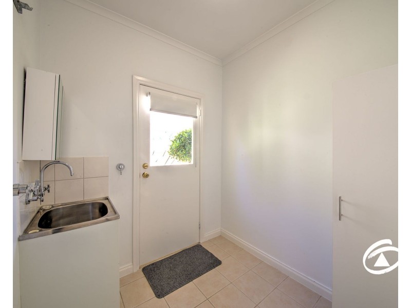 2/50 Peel Street, Berwick VIC 3806