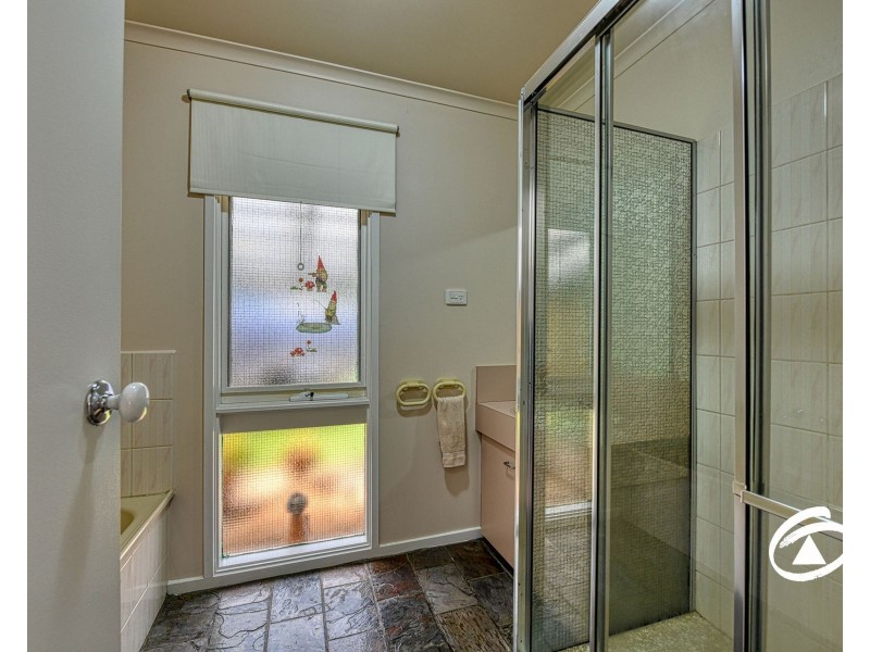 16 Ashfield Drive, Berwick VIC 3806