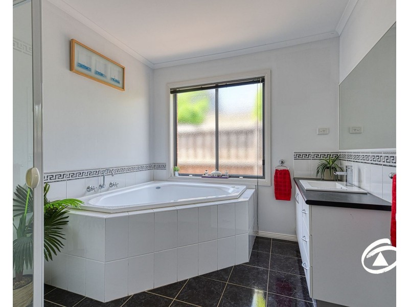 109 Robinswood Parade, Narre Warren South VIC 3805