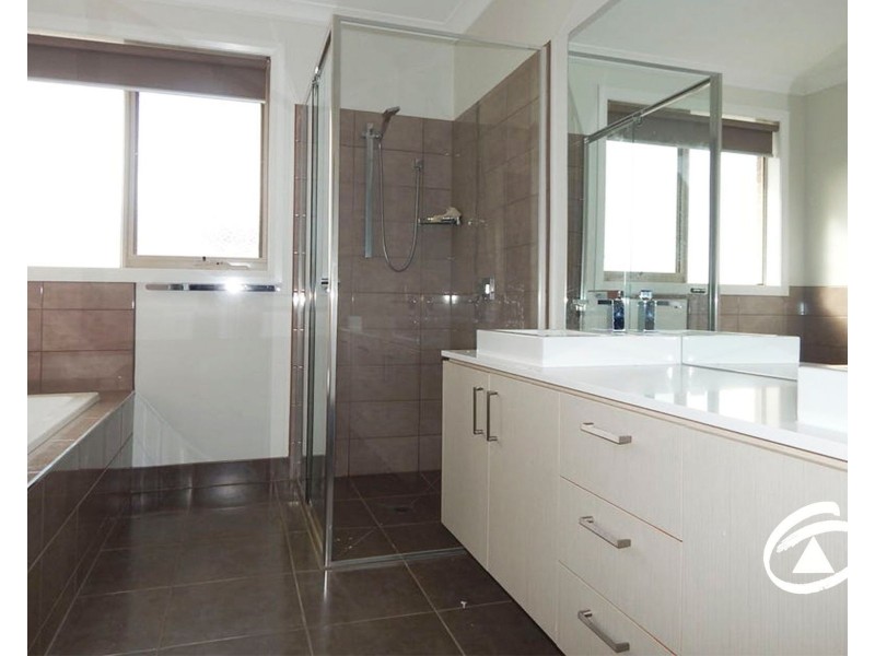 6 Eaglehawk Drive, Berwick VIC 3806