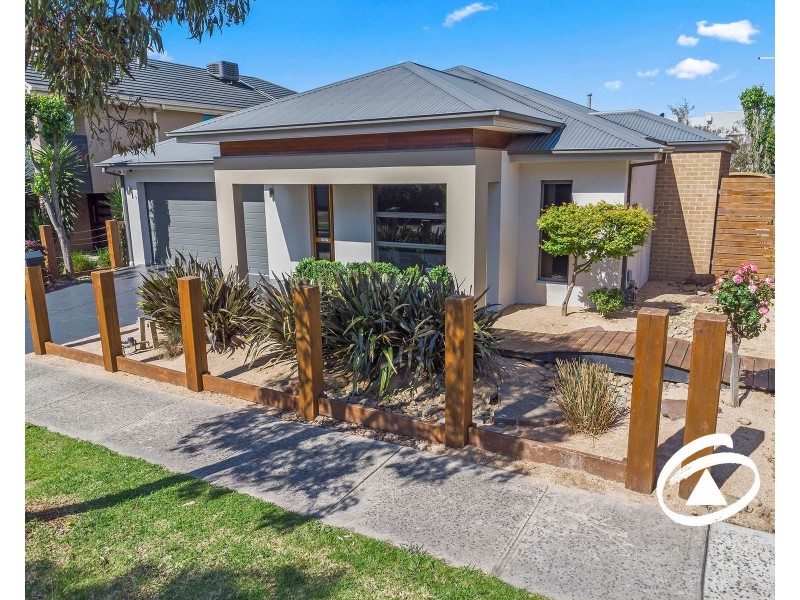 13 John Russell Road, Cranbourne West VIC 3977