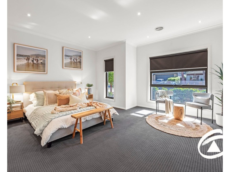 13 John Russell Road, Cranbourne West VIC 3977