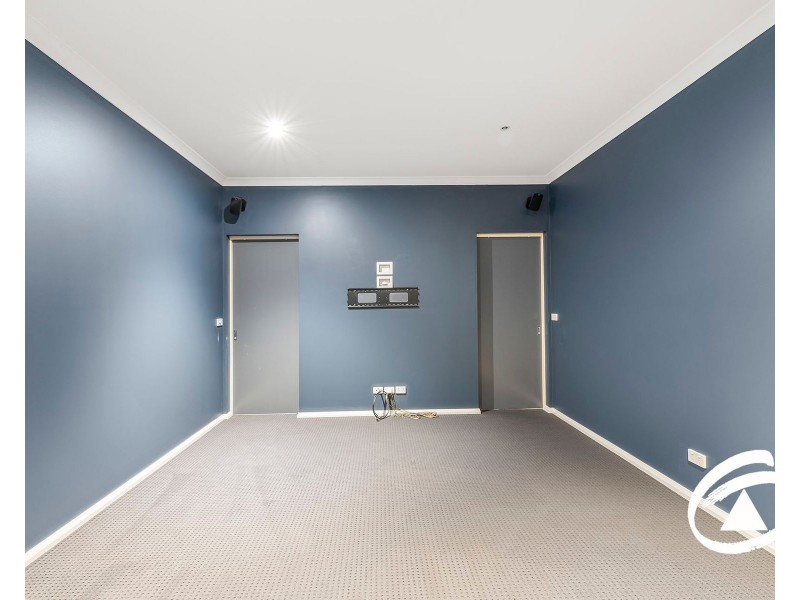 13 John Russell Road, Cranbourne West VIC 3977