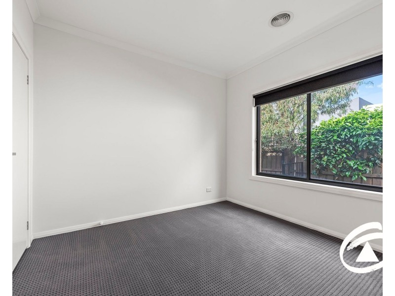 13 John Russell Road, Cranbourne West VIC 3977