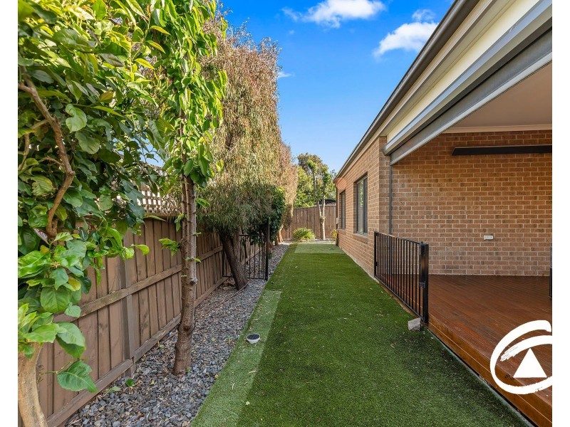 13 John Russell Road, Cranbourne West VIC 3977