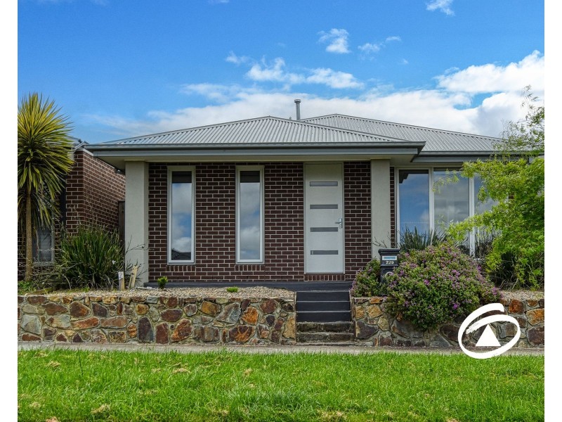 229 Pink Hill Boulevard, Officer VIC 3809