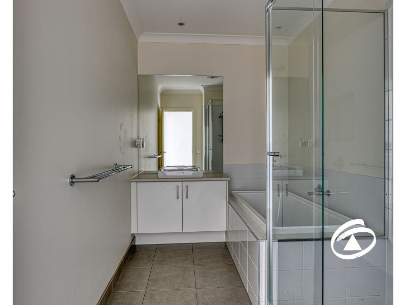 229 Pink Hill Boulevard, Officer VIC 3809