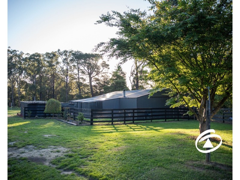 68 Fielder Road, Cockatoo VIC 3781