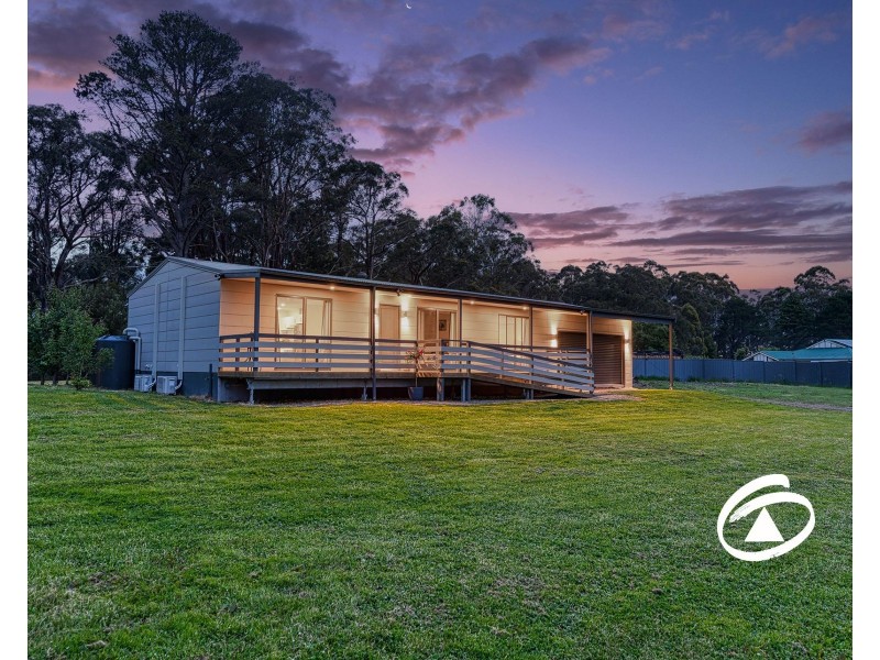 68 Fielder Road, Cockatoo VIC 3781