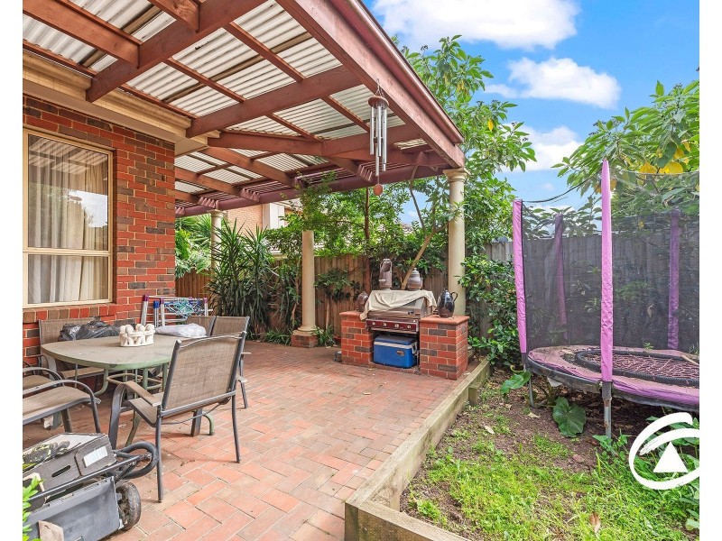 2 Ezard Close, Berwick VIC 3806