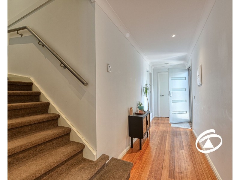 2 Tanika Lane, Narre Warren VIC 3805