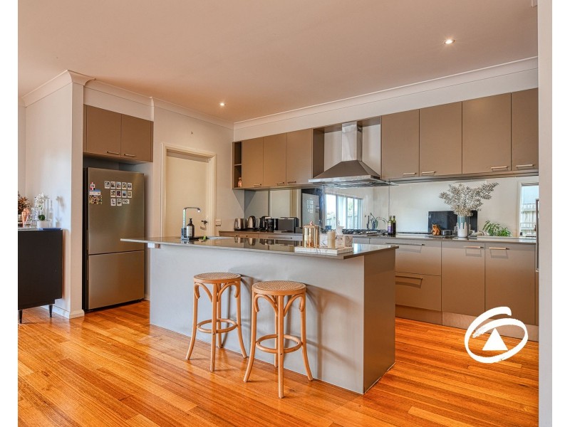 2 Tanika Lane, Narre Warren VIC 3805