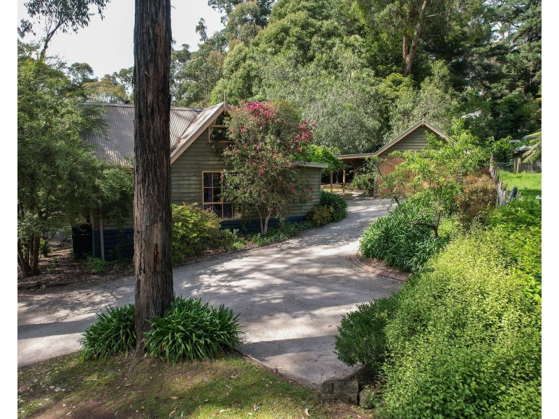 5 Seaview Road, Cockatoo VIC 3781