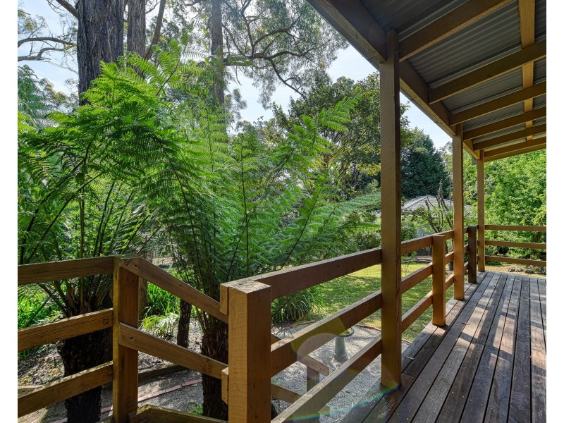 5 Seaview Road, Cockatoo VIC 3781