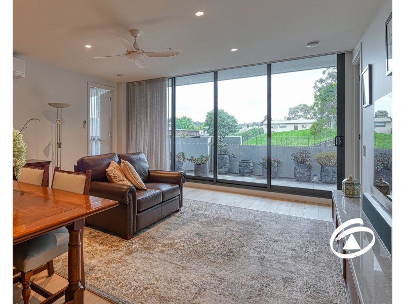 203/9 Gloucester Avenue, Berwick VIC 3806