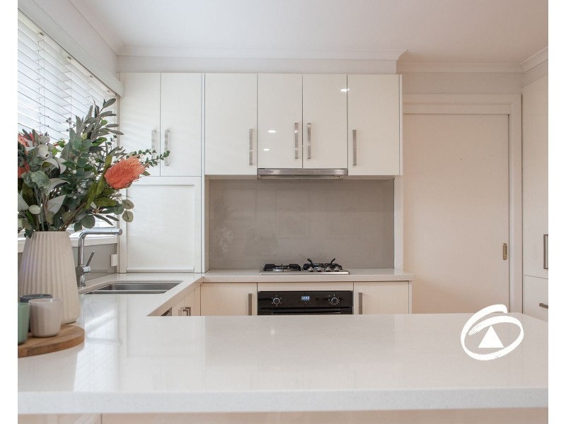 38 Avebury Drive, Berwick VIC 3806