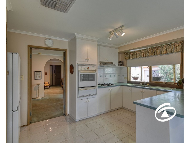 7 Valley View Crescent, Berwick VIC 3806