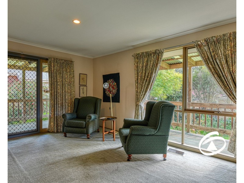 7 Valley View Crescent, Berwick VIC 3806