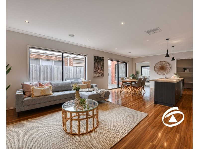 28 Bernardins Street, Clyde North VIC 3978