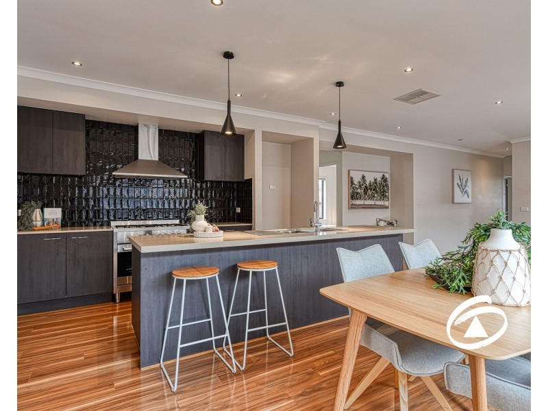 28 Bernardins Street, Clyde North VIC 3978