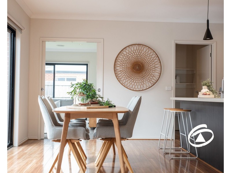 28 Bernardins Street, Clyde North VIC 3978