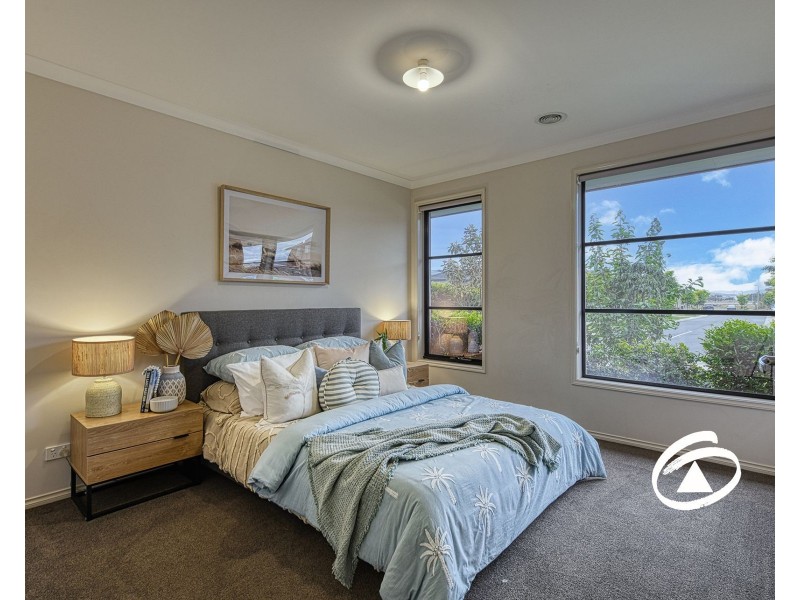 28 Bernardins Street, Clyde North VIC 3978