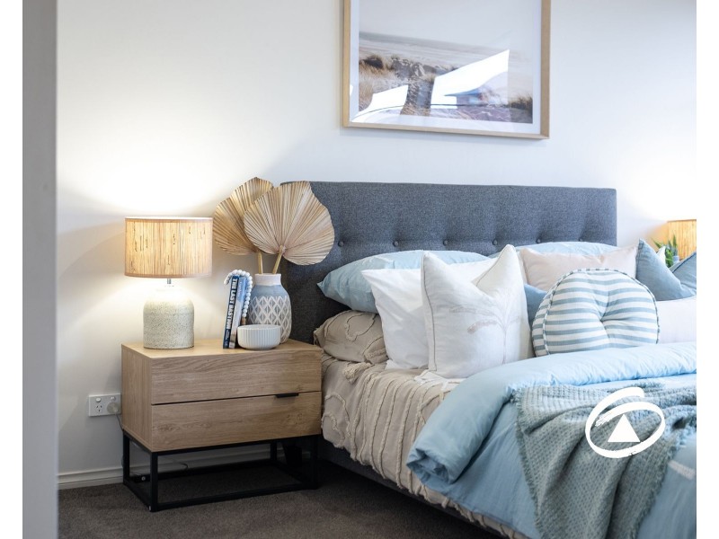 28 Bernardins Street, Clyde North VIC 3978