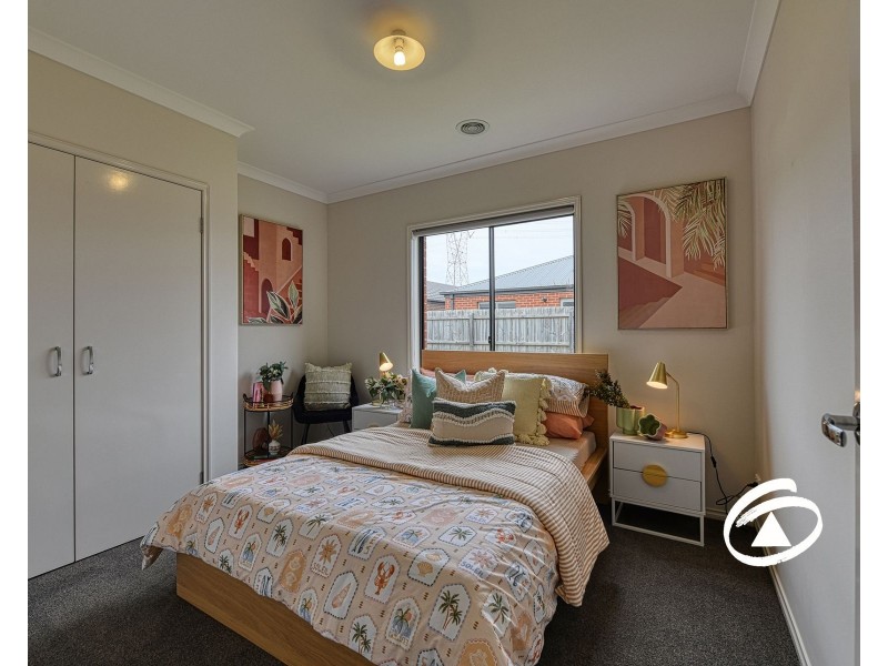 28 Bernardins Street, Clyde North VIC 3978