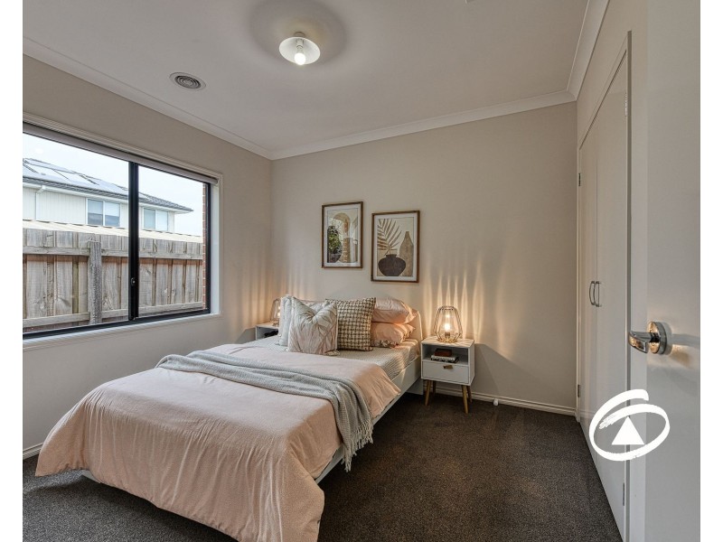 28 Bernardins Street, Clyde North VIC 3978