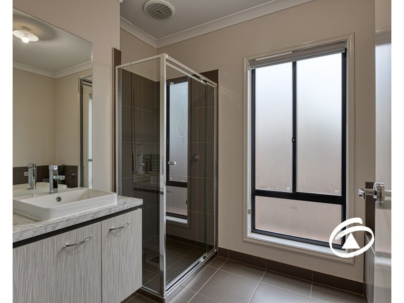 28 Bernardins Street, Clyde North VIC 3978