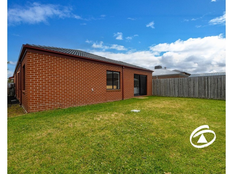 28 Bernardins Street, Clyde North VIC 3978