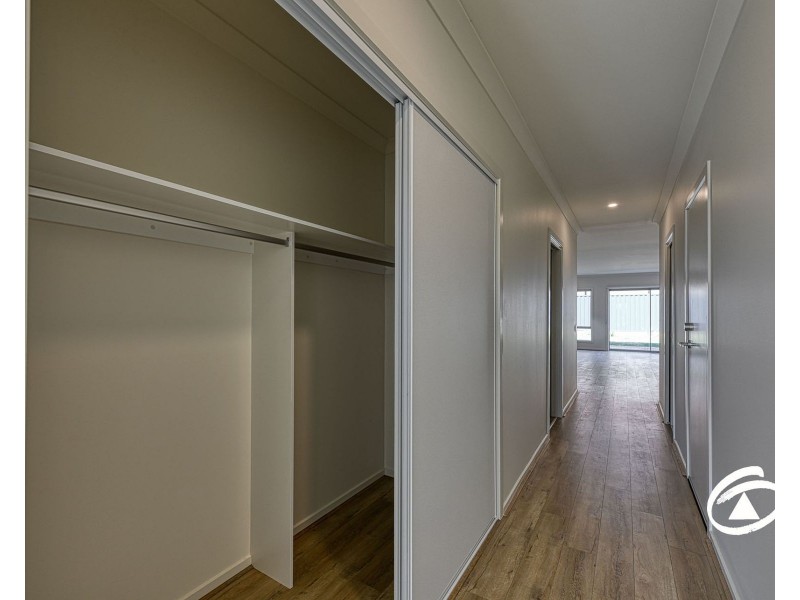 24 Borthwick Parade, Clyde North VIC 3978