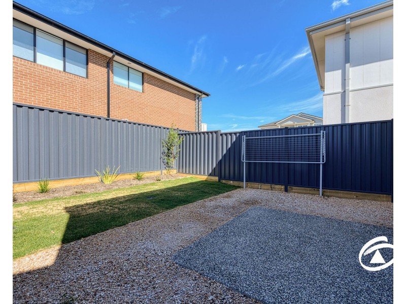 24 Borthwick Parade, Clyde North VIC 3978