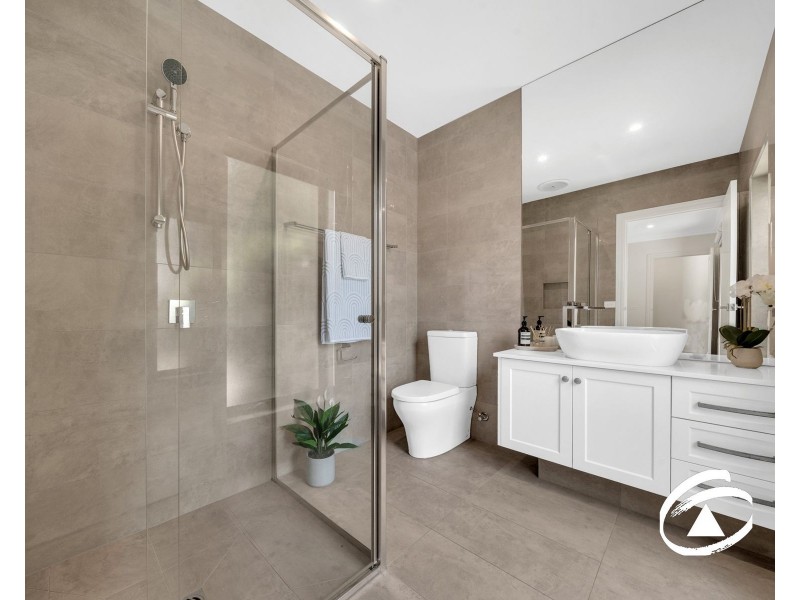4/4 Allan Street, Berwick VIC 3806