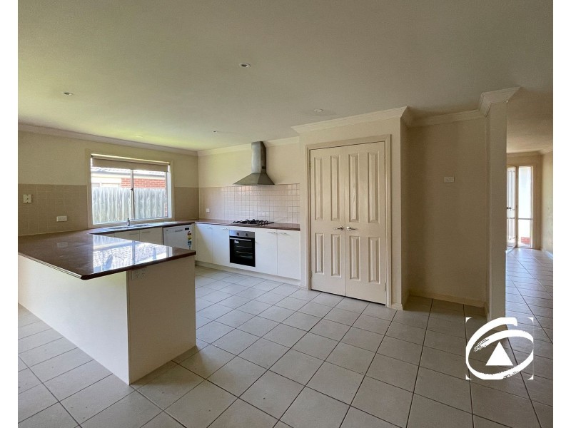 73 Melzak Way, Berwick VIC 3806